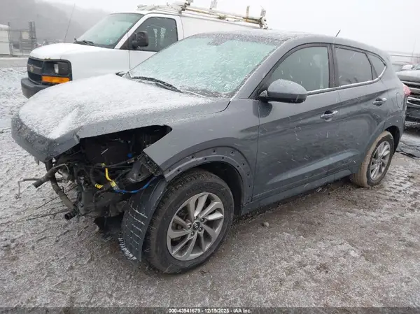KM8J2CA4XJU674129 2018 HYUNDAI TUCSON - Image 2