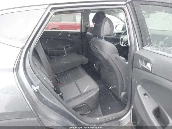 KM8J2CA4XJU674129 2018 HYUNDAI TUCSON - Image 8