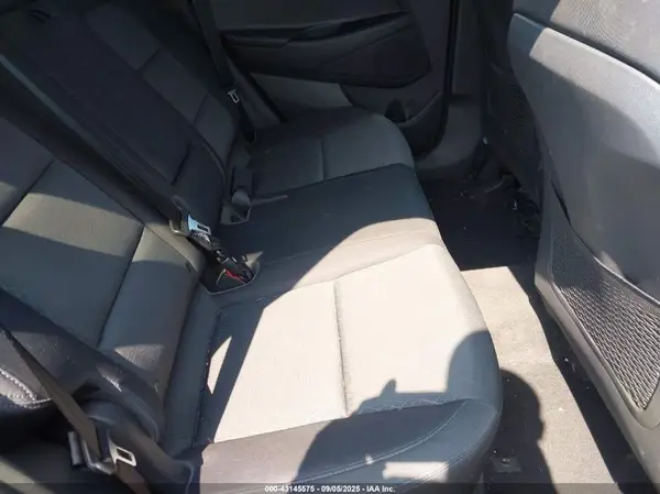 KM8J2CA4XJU701264 2018 HYUNDAI TUCSON - Image 8