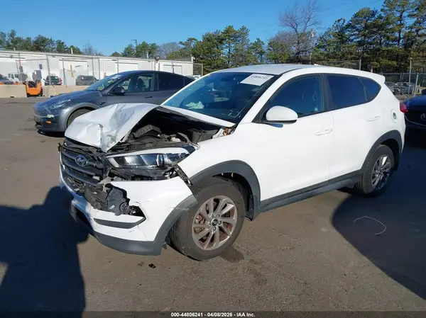 KM8J2CA4XJU709316 2018 HYUNDAI TUCSON - Image 2