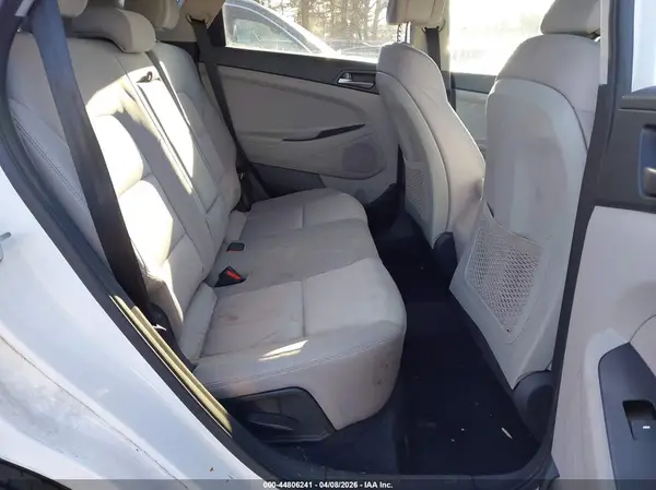 KM8J2CA4XJU709316 2018 HYUNDAI TUCSON - Image 8