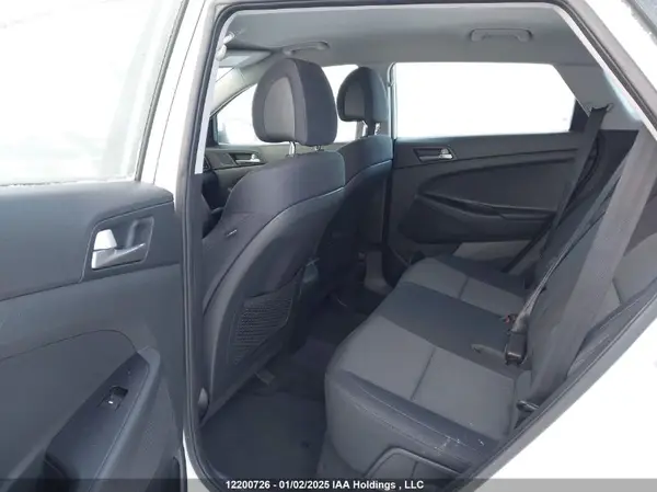 KM8J2CA4XJU714953 2018 HYUNDAI TUCSON - Image 8