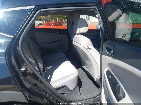 KM8J2CA4XJU719179 2018 HYUNDAI TUCSON - Image 8