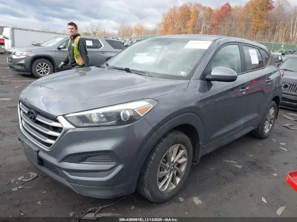 KM8J2CA4XJU769094 2018 HYUNDAI TUCSON - Image 2