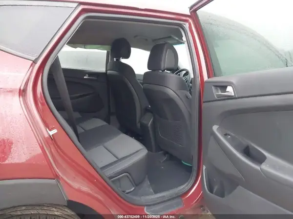 KM8J2CA4XJU775476 2018 HYUNDAI TUCSON - Image 8