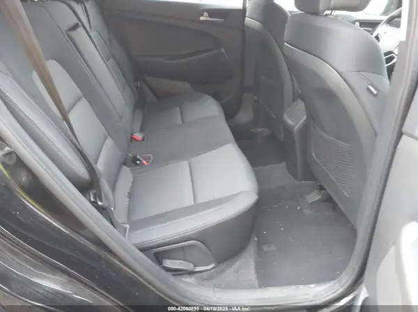 KM8J2CA4XJU780872 2018 HYUNDAI TUCSON - Image 8