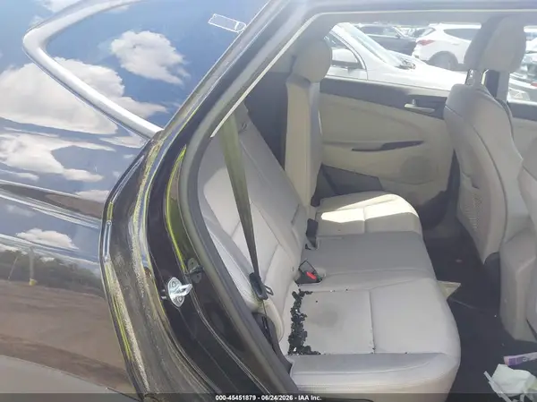 KM8J2CA4XJU780984 2018 HYUNDAI TUCSON - Image 8