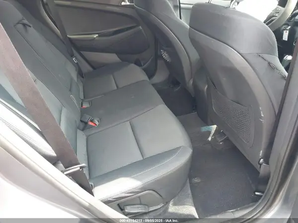 KM8J2CA4XJU802630 2018 HYUNDAI TUCSON - Image 8