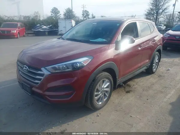 KM8J2CA4XJU805902 2018 HYUNDAI TUCSON - Image 2
