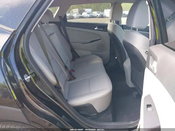 KM8J2CA4XKU042622 2019 HYUNDAI TUCSON - Image 8