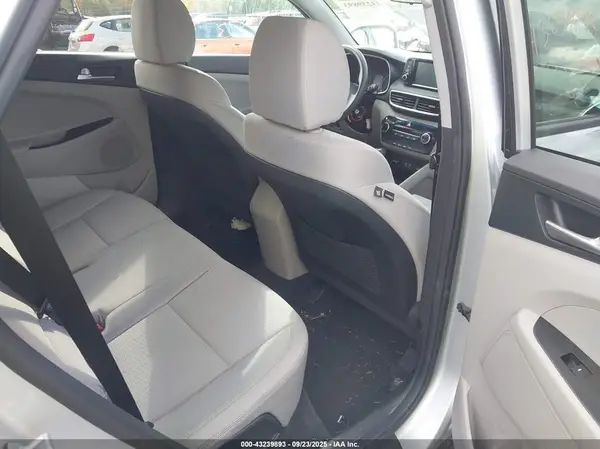 KM8J2CA4XKU851067 2019 HYUNDAI TUCSON - Image 8
