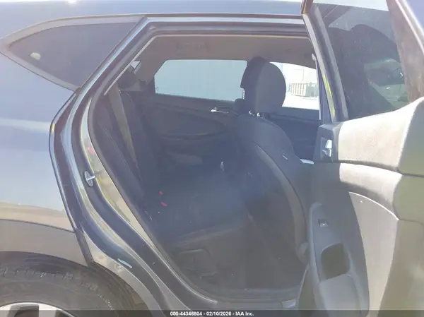 KM8J2CA4XKU869200 2019 HYUNDAI TUCSON - Image 8