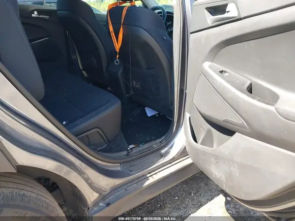 KM8J2CA4XKU869522 2019 HYUNDAI TUCSON - Image 8
