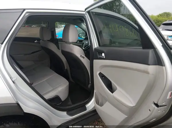 KM8J2CA4XKU871934 2019 HYUNDAI TUCSON - Image 8