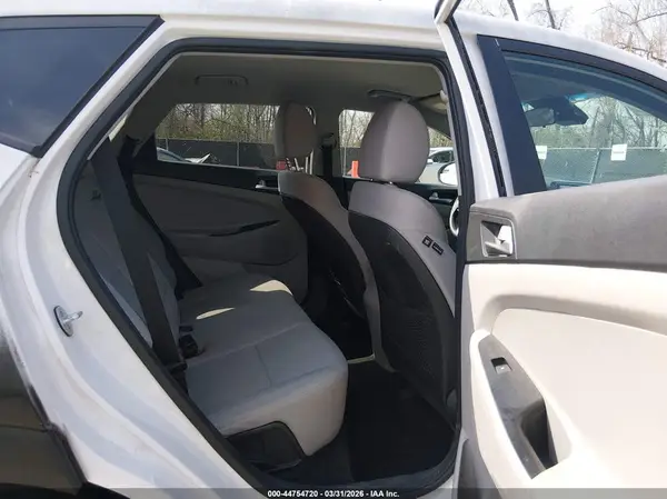 KM8J2CA4XKU892380 2019 HYUNDAI TUCSON - Image 8