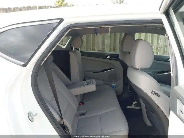 KM8J2CA4XKU892685 2019 HYUNDAI TUCSON - Image 8