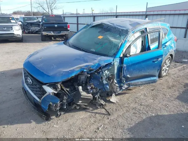 KM8J2CA4XKU956739 2019 HYUNDAI TUCSON - Image 2