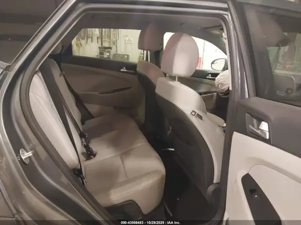 KM8J2CA4XKU987831 2019 HYUNDAI TUCSON - Image 8