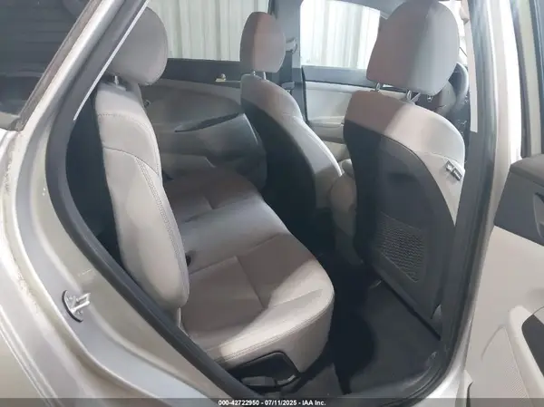 KM8J2CA4XLU127834 2020 HYUNDAI TUCSON - Image 8