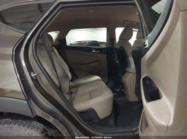 KM8J2CA4XLU158937 2020 HYUNDAI TUCSON - Image 8