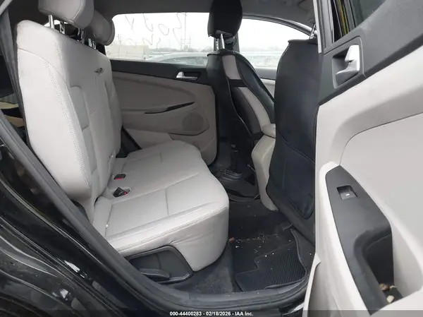 KM8J2CA4XMU375213 2021 HYUNDAI TUCSON - Image 8