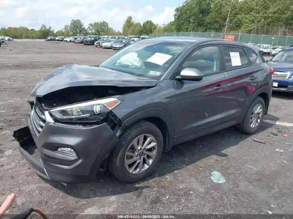 KM8J2CH2XJUA02630 2018 HYUNDAI TUCSON - Image 2