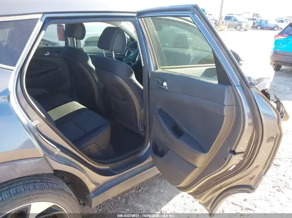 KM8J33A20GU027128 2016 HYUNDAI TUCSON - Image 8