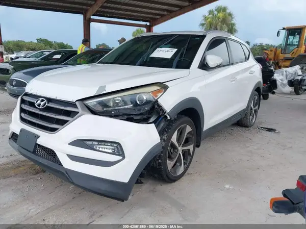 KM8J33A20GU074997 2016 HYUNDAI TUCSON - Image 2