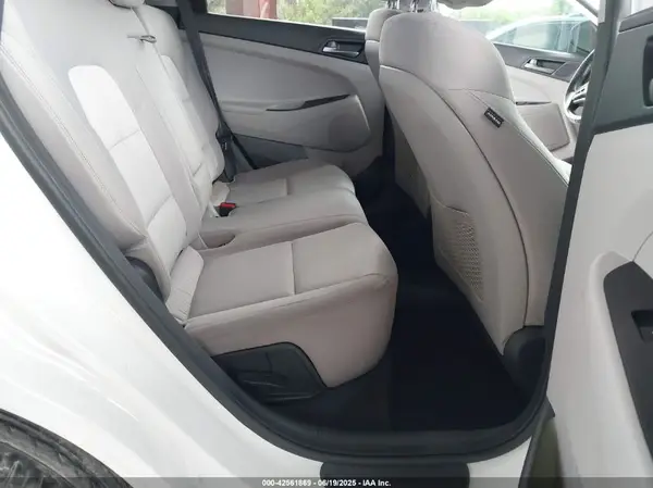 KM8J33A20GU074997 2016 HYUNDAI TUCSON - Image 8