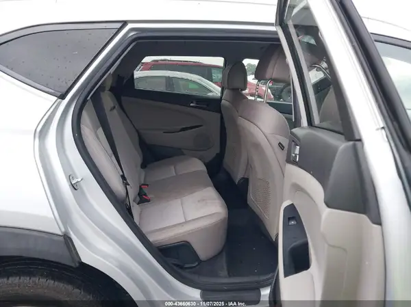 KM8J33A20GU233551 2016 HYUNDAI TUCSON - Image 8