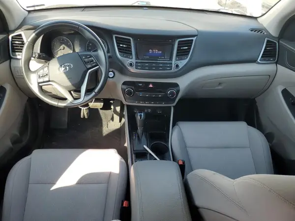 KM8J33A20HU272271 2017 HYUNDAI TUCSON - Image 8