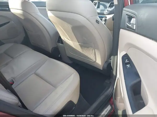 KM8J33A20HU277843 2017 HYUNDAI TUCSON - Image 8