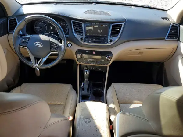 KM8J33A20HU283593 2017 HYUNDAI TUCSON - Image 8