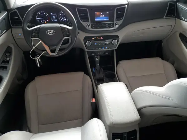 KM8J33A20HU291886 2017 HYUNDAI TUCSON - Image 8