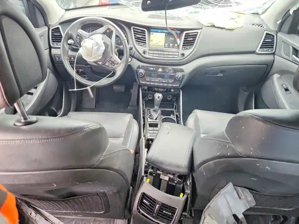 KM8J33A20HU329407 2017 HYUNDAI TUCSON - Image 8