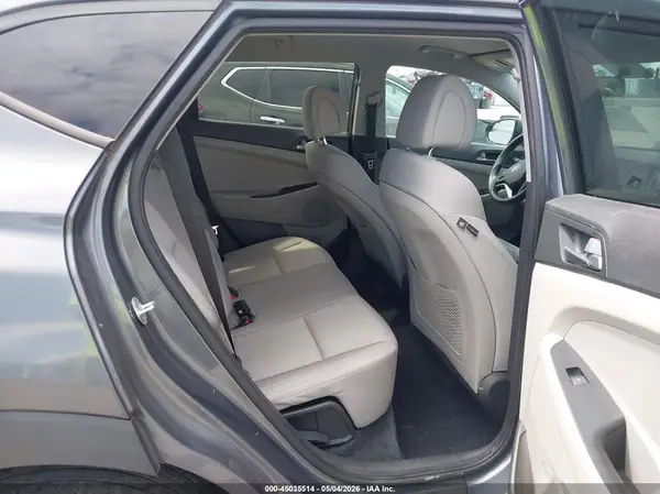 KM8J33A20HU348314 2017 HYUNDAI TUCSON - Image 8