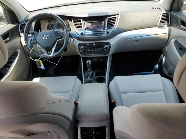 KM8J33A20HU354792 2017 HYUNDAI TUCSON - Image 8