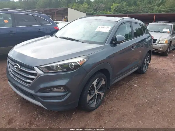 KM8J33A20HU357014 2017 HYUNDAI TUCSON - Image 2