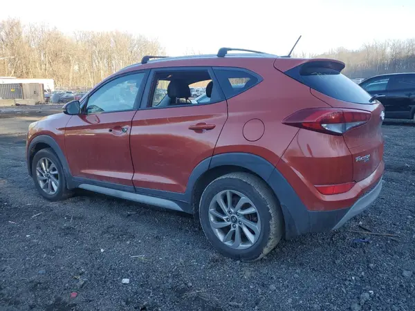 KM8J33A20HU368045 2017 HYUNDAI TUCSON - Image 2