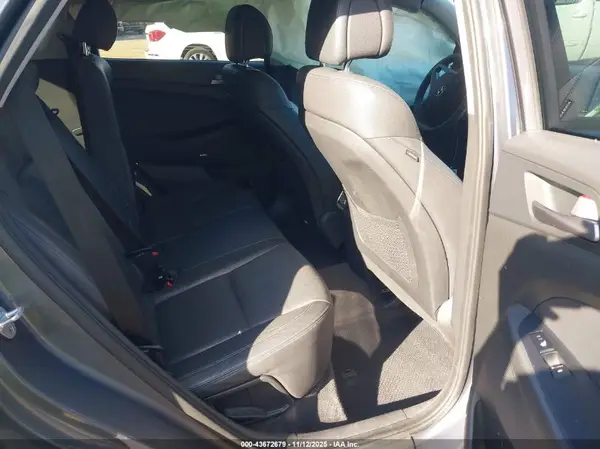 KM8J33A20HU368899 2017 HYUNDAI TUCSON - Image 8