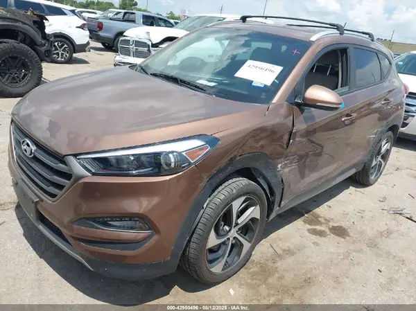KM8J33A20HU378817 2017 HYUNDAI TUCSON - Image 2