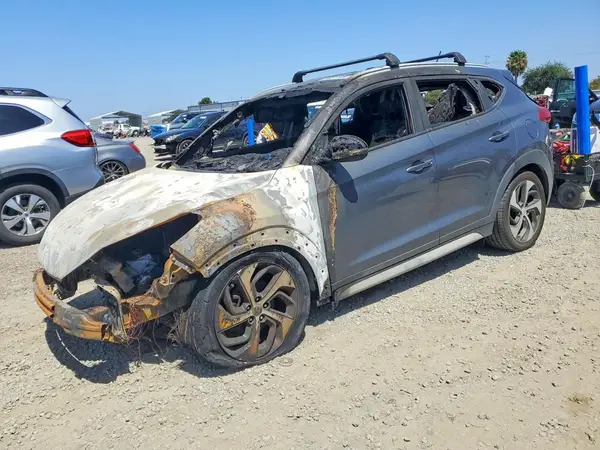 KM8J33A20HU387744 2017 HYUNDAI TUCSON - Image 1