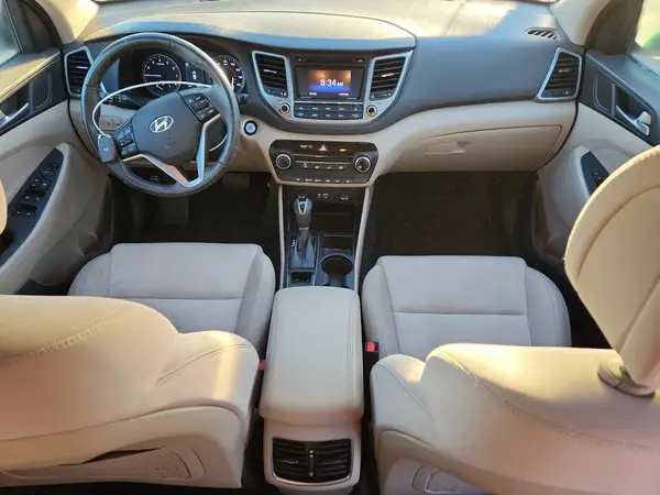 KM8J33A20HU392717 2017 HYUNDAI TUCSON - Image 8