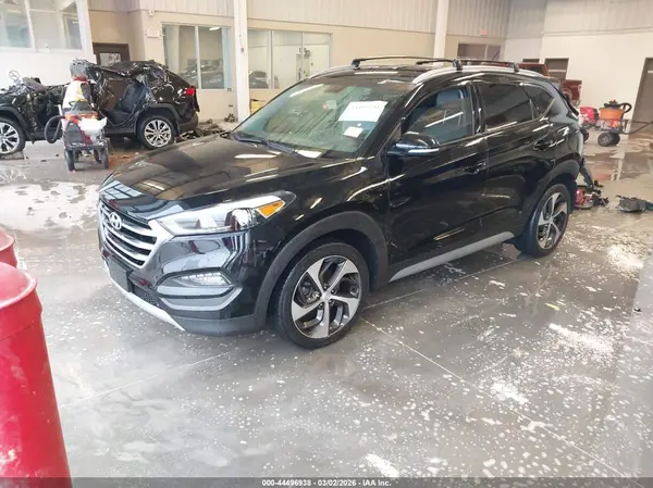 KM8J33A20HU394483 2017 HYUNDAI TUCSON - Image 2