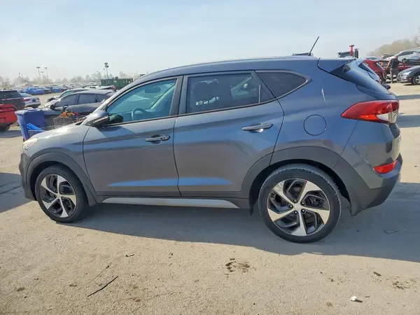 KM8J33A20HU396007 2017 HYUNDAI TUCSON - Image 2