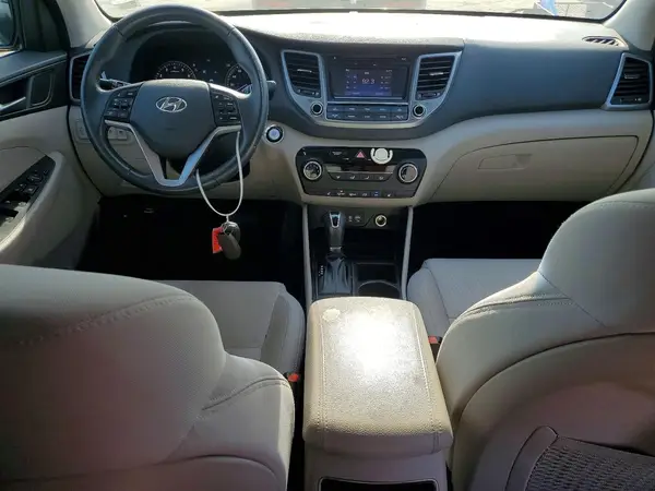 KM8J33A20HU396007 2017 HYUNDAI TUCSON - Image 8