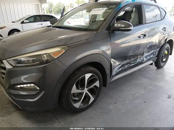 KM8J33A20HU397139 2017 HYUNDAI TUCSON - Image 2