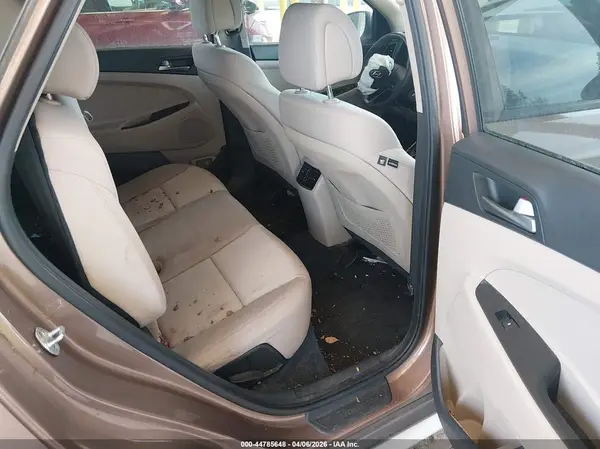 KM8J33A20HU403179 2017 HYUNDAI TUCSON - Image 8