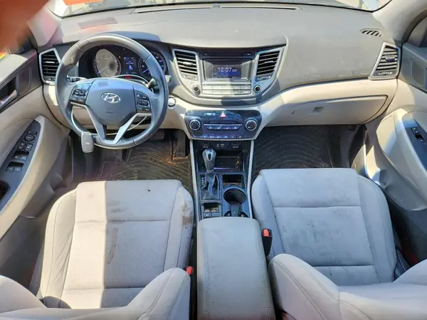 KM8J33A20HU406471 2017 HYUNDAI TUCSON - Image 8