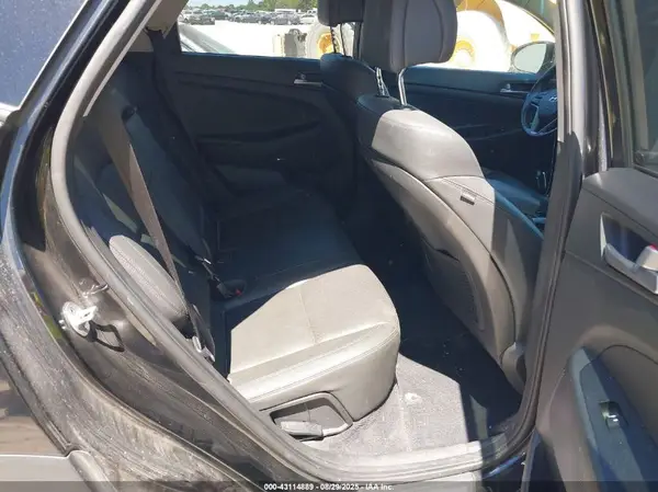 KM8J33A20HU408723 2017 HYUNDAI TUCSON - Image 8